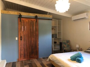 1 bedroom, WiFi, bed sheets - Cozy studio in nature (Oranjestad)