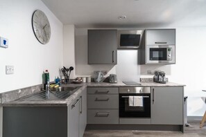 Fridge, microwave, oven, stovetop