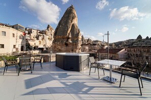 Terrace/patio - The Niche Cave Hotel (Nevsehir)
