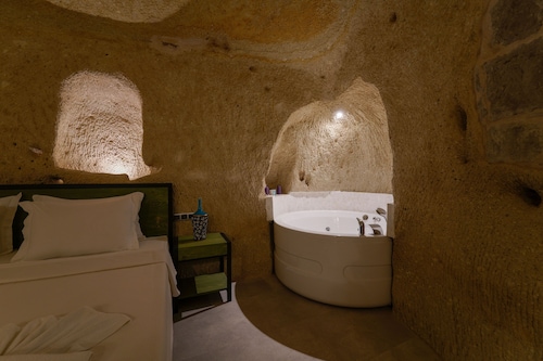 The Niche Cave Hotel