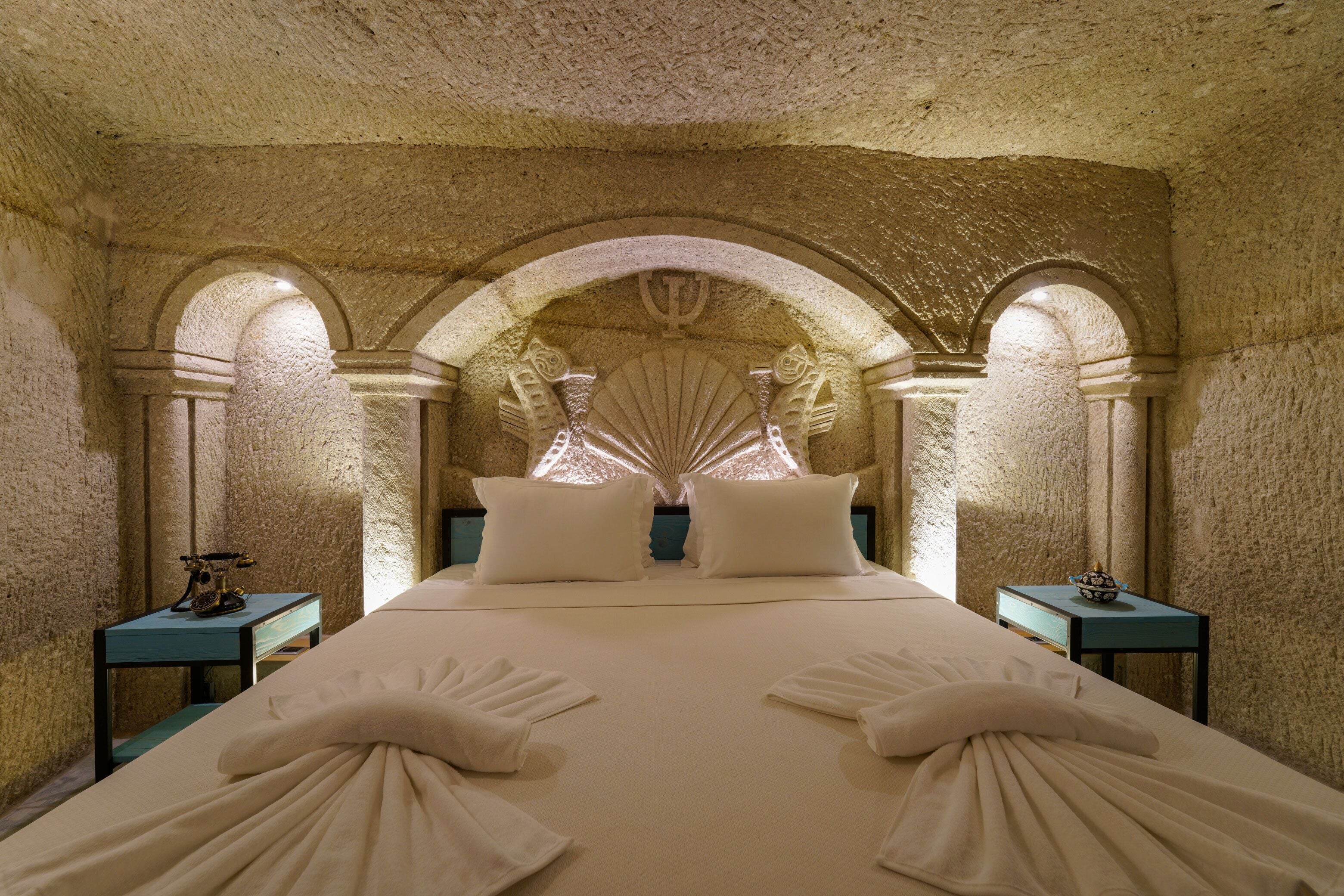 DELUXE CAVE SUITE ROOM
