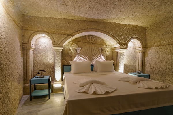 DELUXE CAVE SUITE ROOM