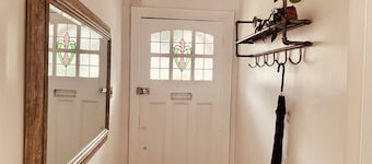 Cozy bungalow in great location