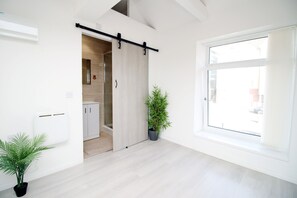 Apartment | Interior - Skyline Immaculate 2-bed Apartment in Swansea (Swansea)