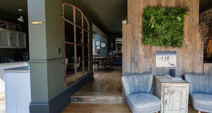 Beautiful and spacious Edwardian home by the seaside
