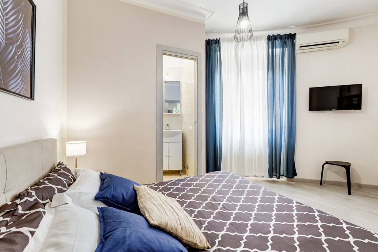 3 bedrooms, desk, iron/ironing board, WiFi