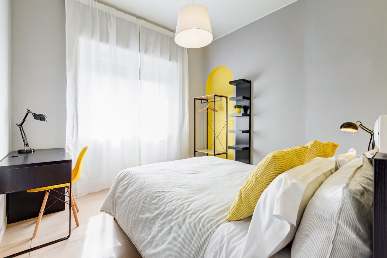 4 bedrooms, desk, iron/ironing board, travel crib