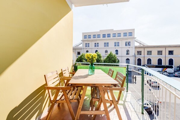 Outdoor dining - BDC - Termini King Apartment (Roma)