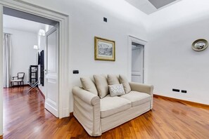 TV - BDC - Spanish Steps Gold 2bdr suite (Roma)