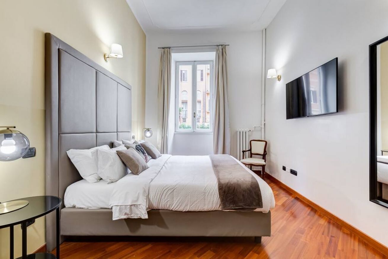 2 bedrooms, iron/ironing board, travel cot, WiFi
