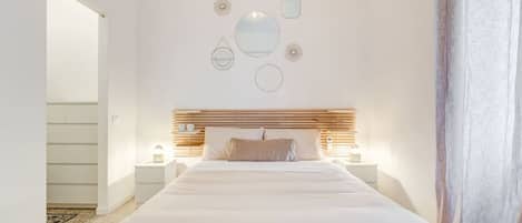 2 室のベッドルーム、アイロン / アイロン台、WiFi、ベッドシーツ