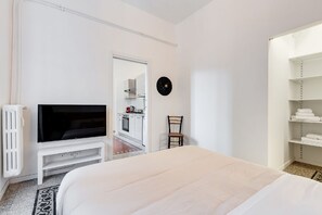 2 chambres, fer et planche à repasser, lit de bébé portatif, Wi-Fi
