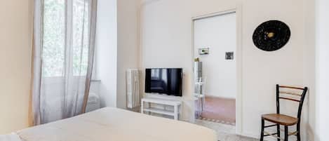 2 bedrooms, iron/ironing board, travel crib, WiFi