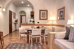 Dining - Coliseum Rome Apartments - Big Suite (Roma)