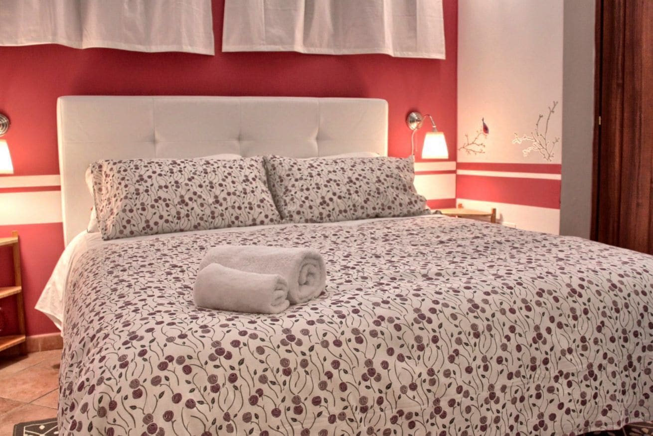 2 Schlafzimmer, Schreibtisch, Bügeleisen/Bügelbrett, Reisekinderbett