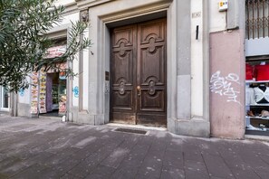 Exterior detail - BDC - Termini Sunset Apartment (Roma)