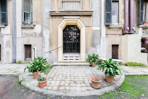 Exterior detail - BDC - Termini Sunset Apartment (Roma)