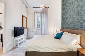 1 bedroom, iron/ironing board, travel crib, bed sheets - BDC - Termini Sunset Apartment (Roma)
