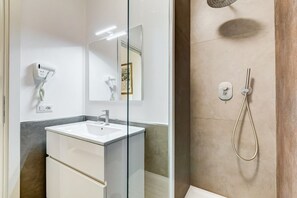 Shower, hair dryer, bidet, towels - BDC - The Right Loft in Trastevere (Roma)