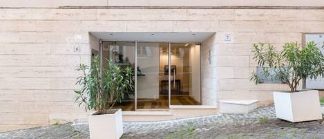 تفاصيل الفندق من الخارج