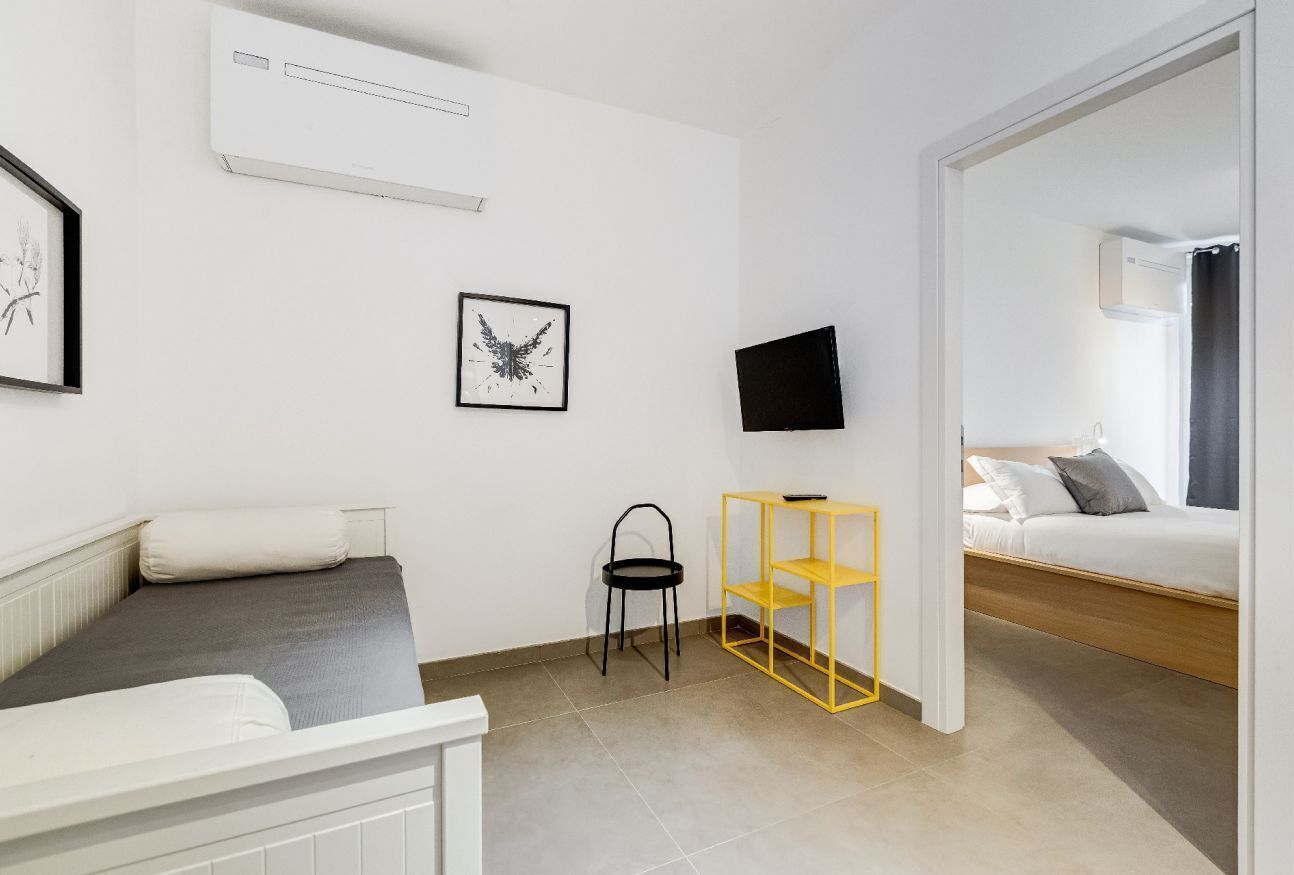 1 chambre, fer et planche à repasser, Wi-Fi, literie fournie