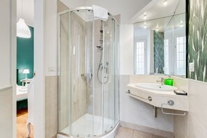 Shower, bidet - BDC - Residenza Valadier (Roma)