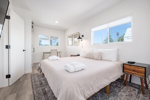 3 Schlafzimmer, Schreibtisch, Reisekinderbett, WLAN