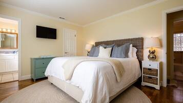 4 bedrooms, iron/ironing board, travel cot, WiFi