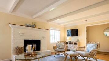 TV, fireplace, video games, offices