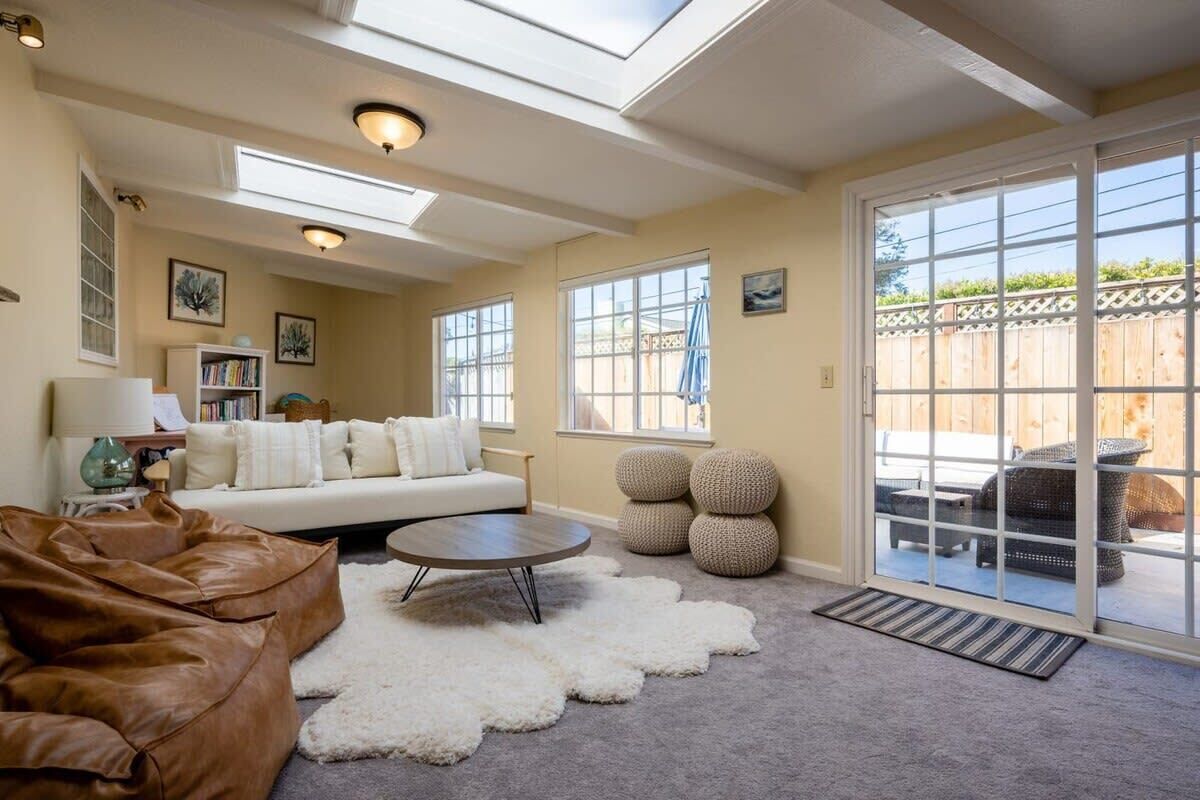 TV, peis, videospill og kontorer