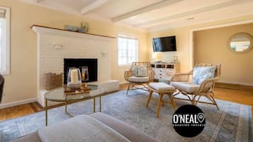TV, fireplace, video games, offices
