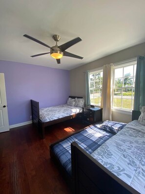 3 bedrooms, iron/ironing board, WiFi, bed sheets