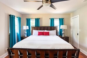3 bedrooms, iron/ironing board, WiFi, bed sheets