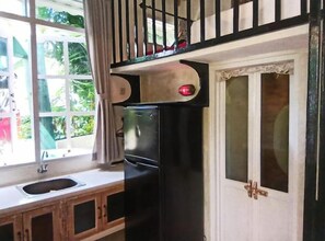 Private kitchen - Beach House Studio (Bali)