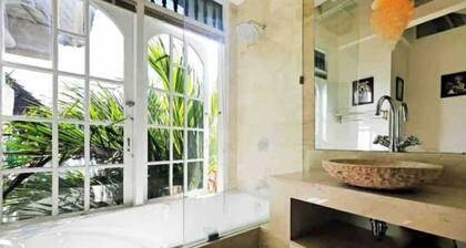 Blue Lagoon Apartment 3br