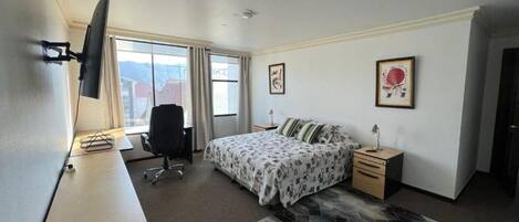 3 多间卧室、办公桌、熨斗/熨衣板、免费 WiFi