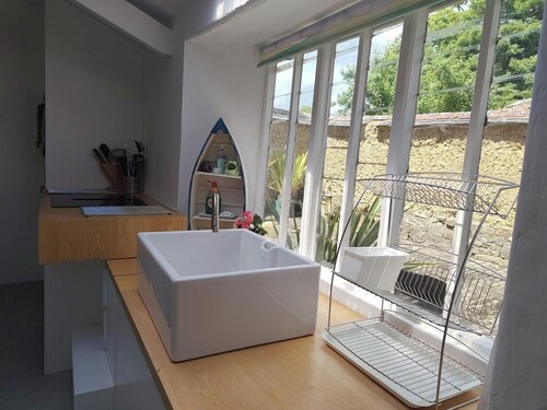 Sages - Regency country villa in heart of Dolton (house and garden flat)