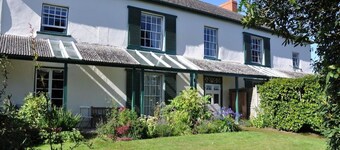 Sages - Regency country villa in heart of Dolton (house and garden flat)