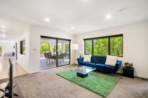 Fernseher, Netflix, Streaming-Dienste