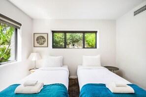 2 bedrooms, iron/ironing board, free WiFi, bed sheets - The Perfect Spacious 2BR Getaway | Netflix + WiFi (Auckland North Shore)