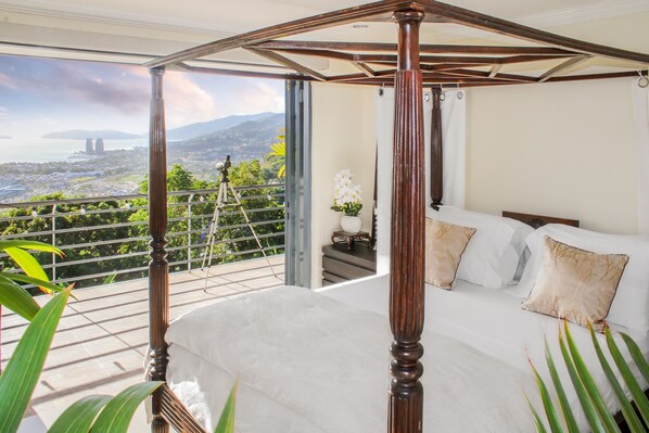 3 chambres, coffres-forts dans les chambres, fer et planche à repasser