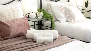 4 camere, una scrivania, ferro/asse da stiro, culla da viaggio