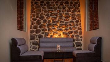 19-inch Smart TV with satellite channels, TV, computer monitors