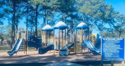 The Hideaway 4B/2B House- 10min from IAH