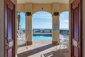 Unclassified image, 2 of 40, button