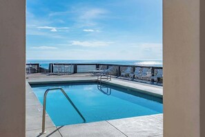 Unclassified image, 3 of 40, button