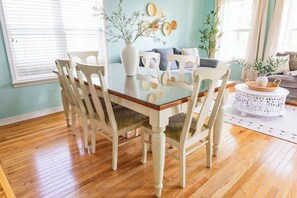 Dining - Hidden Lake Beach House · Walk to Beach! | 2 Private Pools | Family Friendly (Santa Rosa Beach)