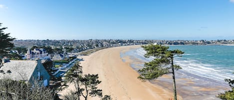 Vlak bij het strand