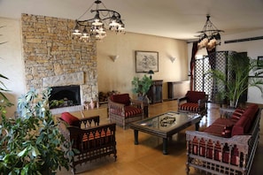 Reception - Quartier Suisse Hotel (Broumana)