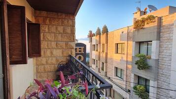 Classic Room (1) | Terrace/patio